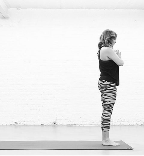 ELLEworkout. Groet 2016 met deze yoga pose