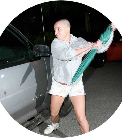 Bizar: de Britney breakdown paraplu wordt geveild