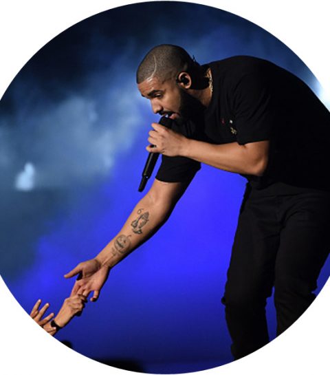ZIEN: de nieuwste tattoo van Drake is wel heel bizar