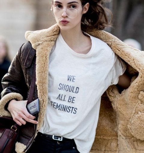 Dit is het nieuwe feministische shirt dat iedereen wil
