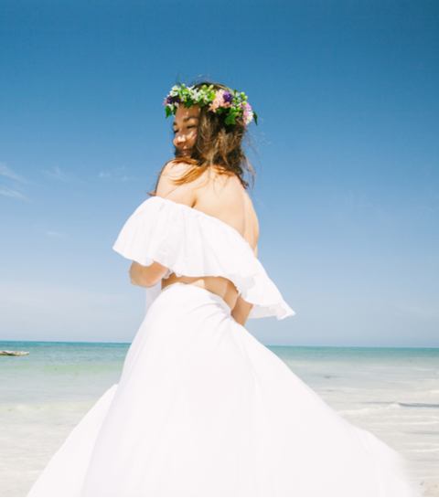 15 betaalbare bruidsjurken voor een strandhuwelijk