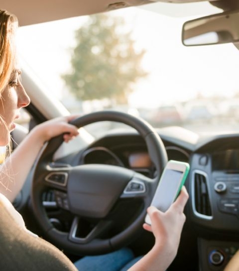 7 tips om je smartphoneverslaving achter het stuur tegen te gaan