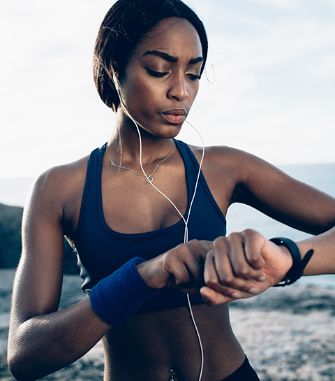 Fitbit Versa 2: zo kan je bewuster sporten tijdens de crisis