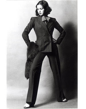1967, premier tailleur pantalon pour femmes