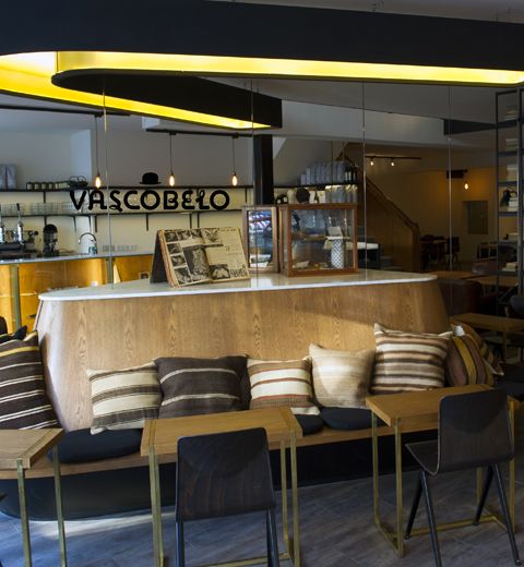 V-Bar: le nouveau bar old school d’Anvers