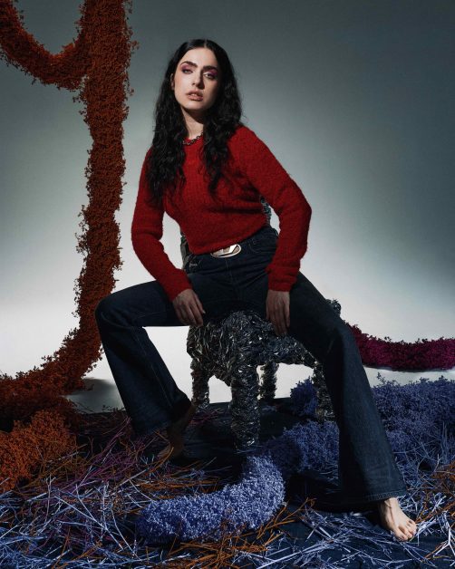 ยฉ MICHAEL SMITS | PORTRAIT OLGA LEYERS | PULL ET PANTALON DIESEL | COLLIER LES SOEURS HENDRICKX