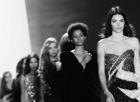 Faut-il être millionnaire pour devenir top model ?