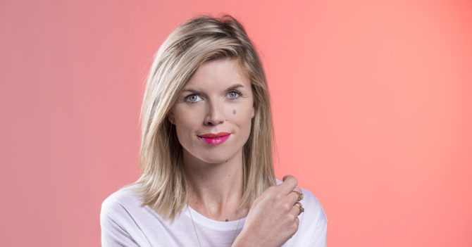 Comment appliquer un rouge à lèvres mat ? Les conseils d'une pro
