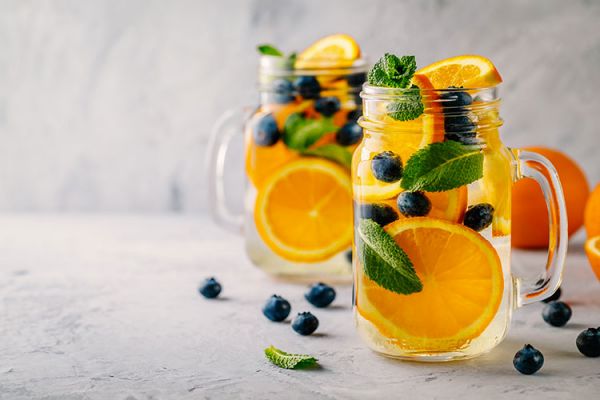 12 recettes d'eaux fruitées pour l'été - ELLE.be