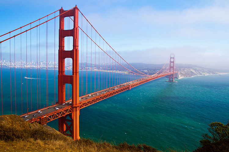 Vue aérienne du Golden Gates Bridge à San Francisco aux Etats-Unis.