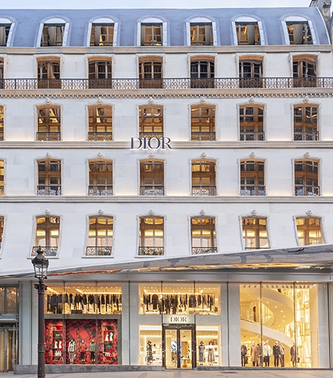 Dior dévoile une nouvelle boutique sur les Champs-Élysées