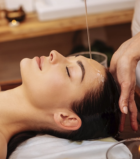 On a testé: le Shirodhara, le massage ultime pour se relaxer pour de bon