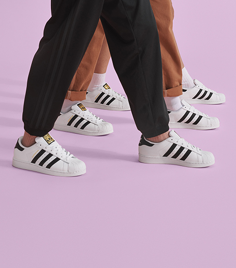 Adidas célèbre les 50 ans de la Superstar avec un nouveau modèle inédit