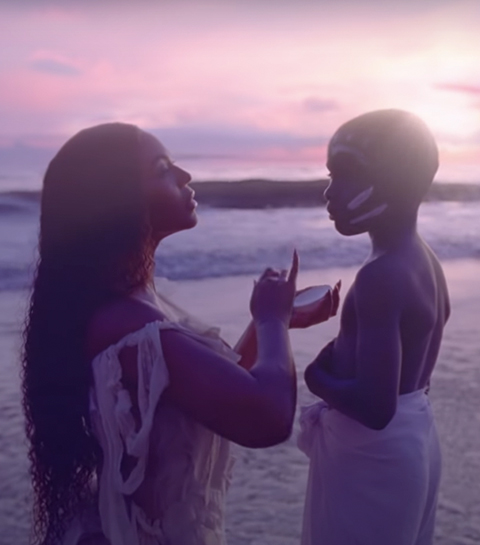 Black is King : le nouveau film musical de Beyoncé célèbre l’identité noire