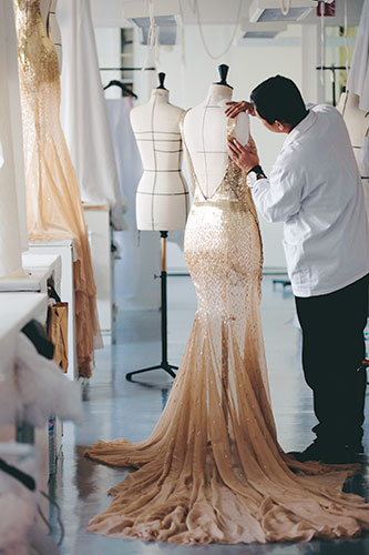 Making of de la campagne J'adore, réalisation de la robe de Charlize Theron en 2013.