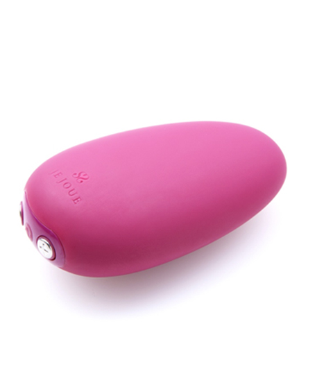 Un stimulateur clitoridien - basse fréquence - avec des vibrations qui voyagent loin sans irriter ni engourdir.
