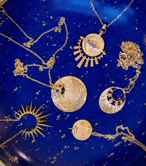 Shopping : les plus beaux bijoux astrologiques du moment