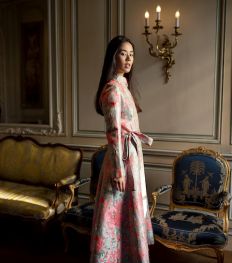 Diana d’Orville : la maison haute couture ultra colorée qui allie luxe et éthique