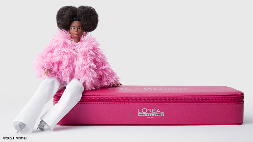 Barbie et L'Oréal Professionnel célèbrent ainsi la beauté de la diversité et jouent avec les looks pour s'adapter à toutes les humeurs.