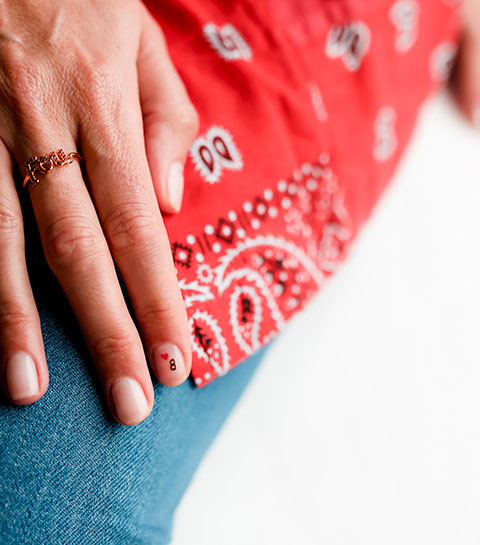 Thea Jewelry x Manucurist : des stickers d’ongles super mignons qu’on veut pour la Saint-Valentin