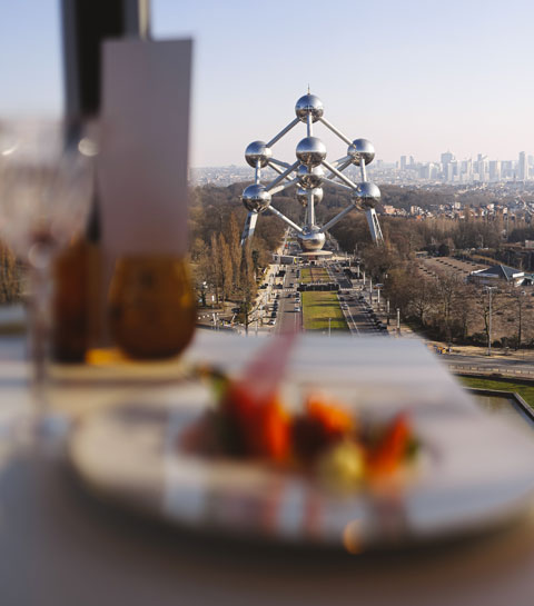 Table 58 : un restaurant rooftop face à l’Atomium