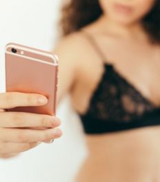 Le business des nudes sur Internet : argent facile mais à quel prix ?