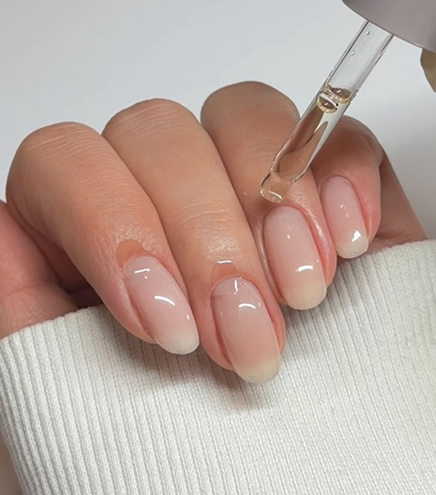 BIAB : le traitement pour des ongles en santé qui remplace le semi-permanent