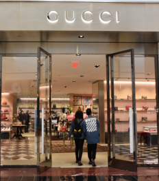 Aux États-Unis, Gucci va aider les employées qui le souhaitent à avorter
