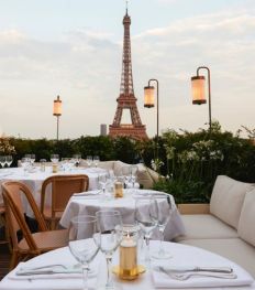 5 rooftops parisiens où se prélasser cet été