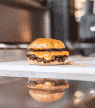 5 adresses où déguster les meilleures smash burgers de la capitale