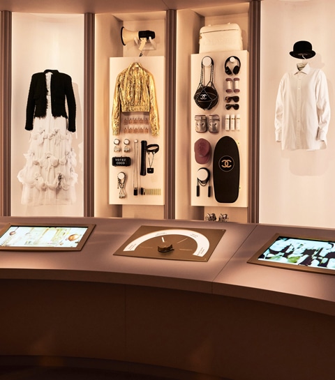 À VOIR : l’incroyable expo gratuite sur les parfums iconiques de Chanel