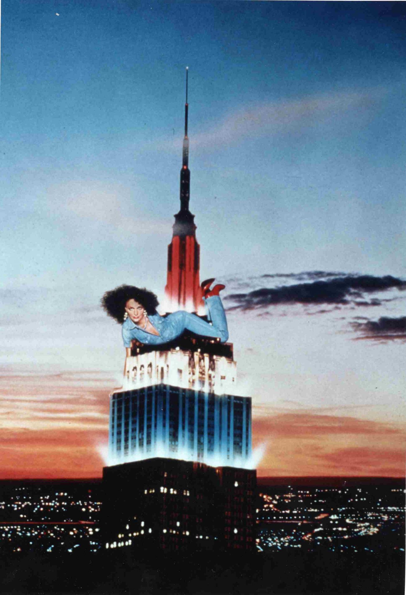 DVF sur l'Empire state building pour une publicité de jeans japonais, vers 1980