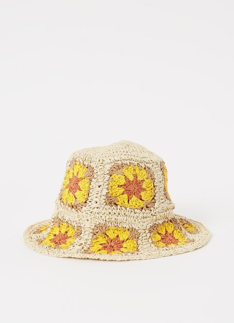 Chapeau en crochet motif fleur