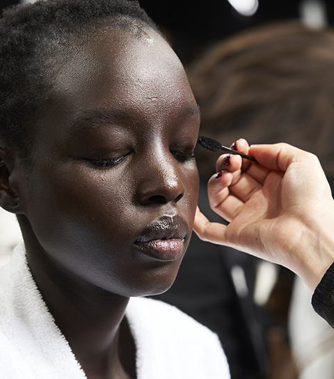 Nouvelle tendance beauté : le tubing mascara et ses avantages