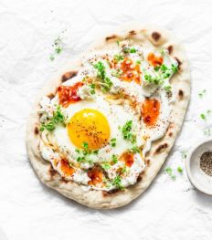« Feta fried eggs » : la nouvelle tendance food qui affole TikTok
