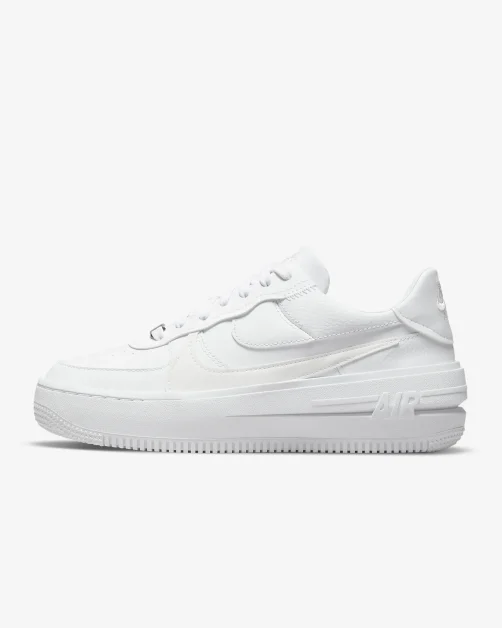 Les baskets blanches Nike Air Force 1 PLT.AF.ORM