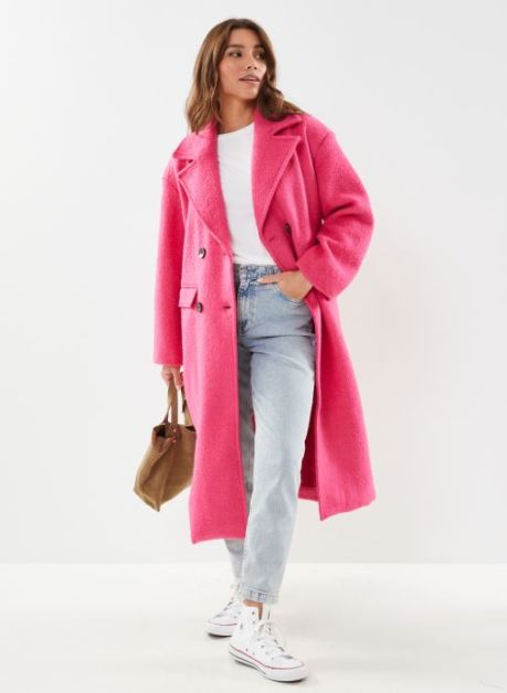 Un manteau rose audacieux Y.A.S