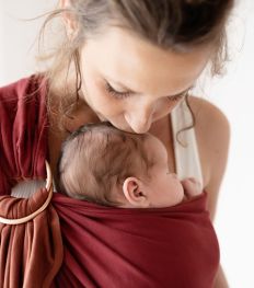 Porte-bébé : un game-changer pour les jeunes parents