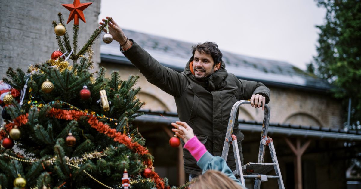 Offrez une seconde vie à vos décos et un Noël magique aux jeunes de Mons