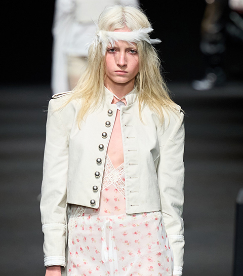 Cette veste emblématique fait son grand retour mode