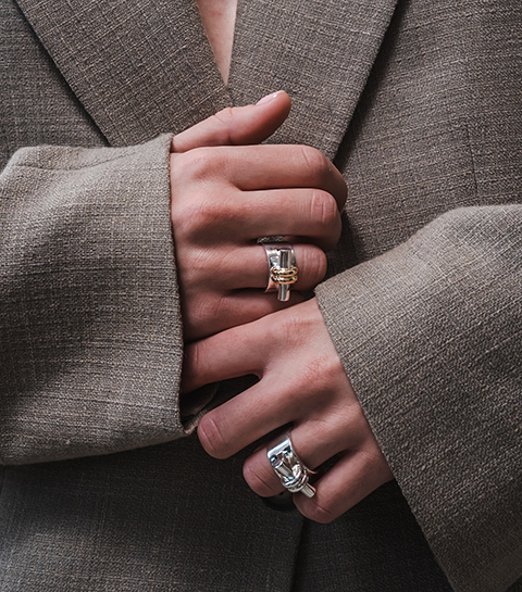 Bijoux de caractère : Lola Doolage, la créatrice bruxelloise à suivre en 2026