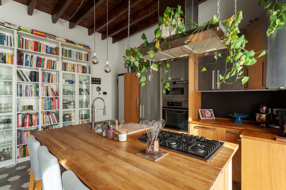 airbnb boheme studio