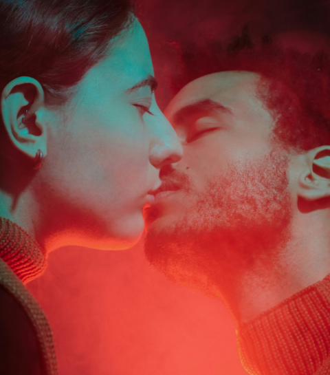 5 signes que vous êtes en pleine relation karmique