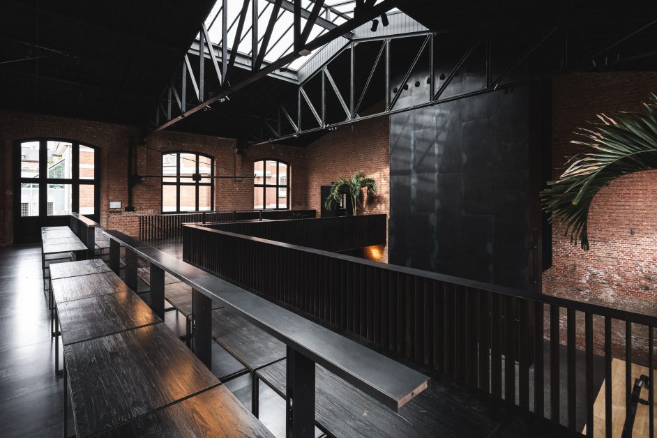 stoker by the bricks Anvers longevity