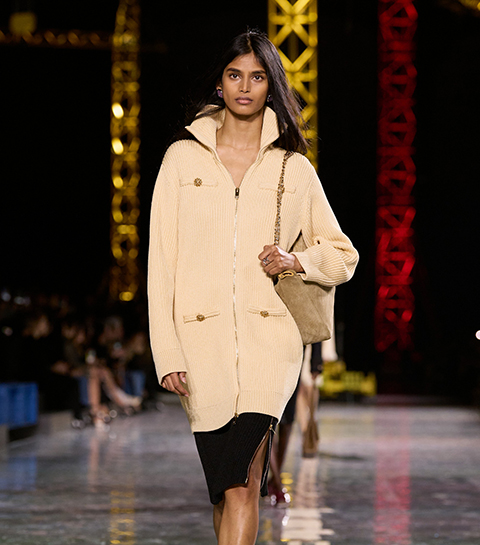 Paris Fashion Week: Matthieu Blazy impose la taille ultra-basse chez Chanel