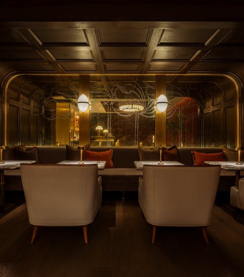 Ce bar à cocktails caché sous l’escalier d’un palace vous fera (re)tomber amoureux