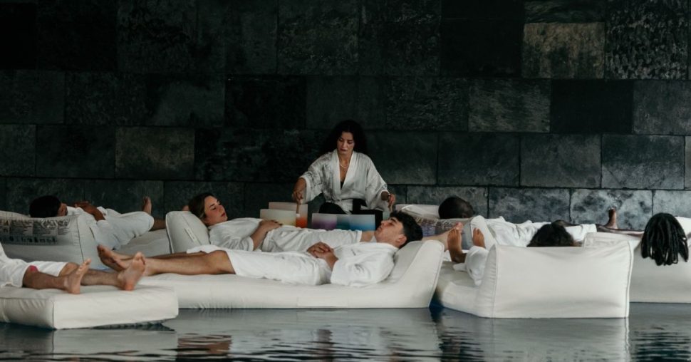 Waer Waters lance un événement inédit avec musique live, yoga et chandelles