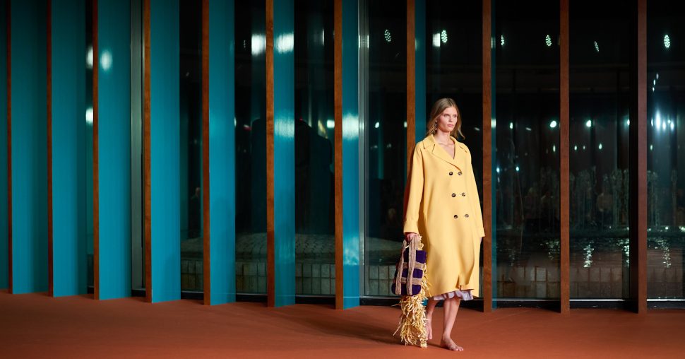 Pourquoi les pieds nus ont envahi les podiums de la Fashion Week de New York