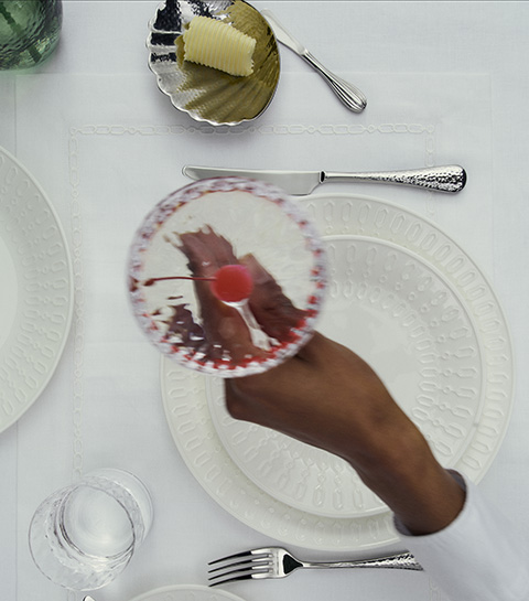 Victoria Beckham s’invite à table avec sa première collection déco