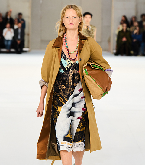 Paris Fashion Week : Dries Van Noten trouve le glamour là où on ne l’attend pas